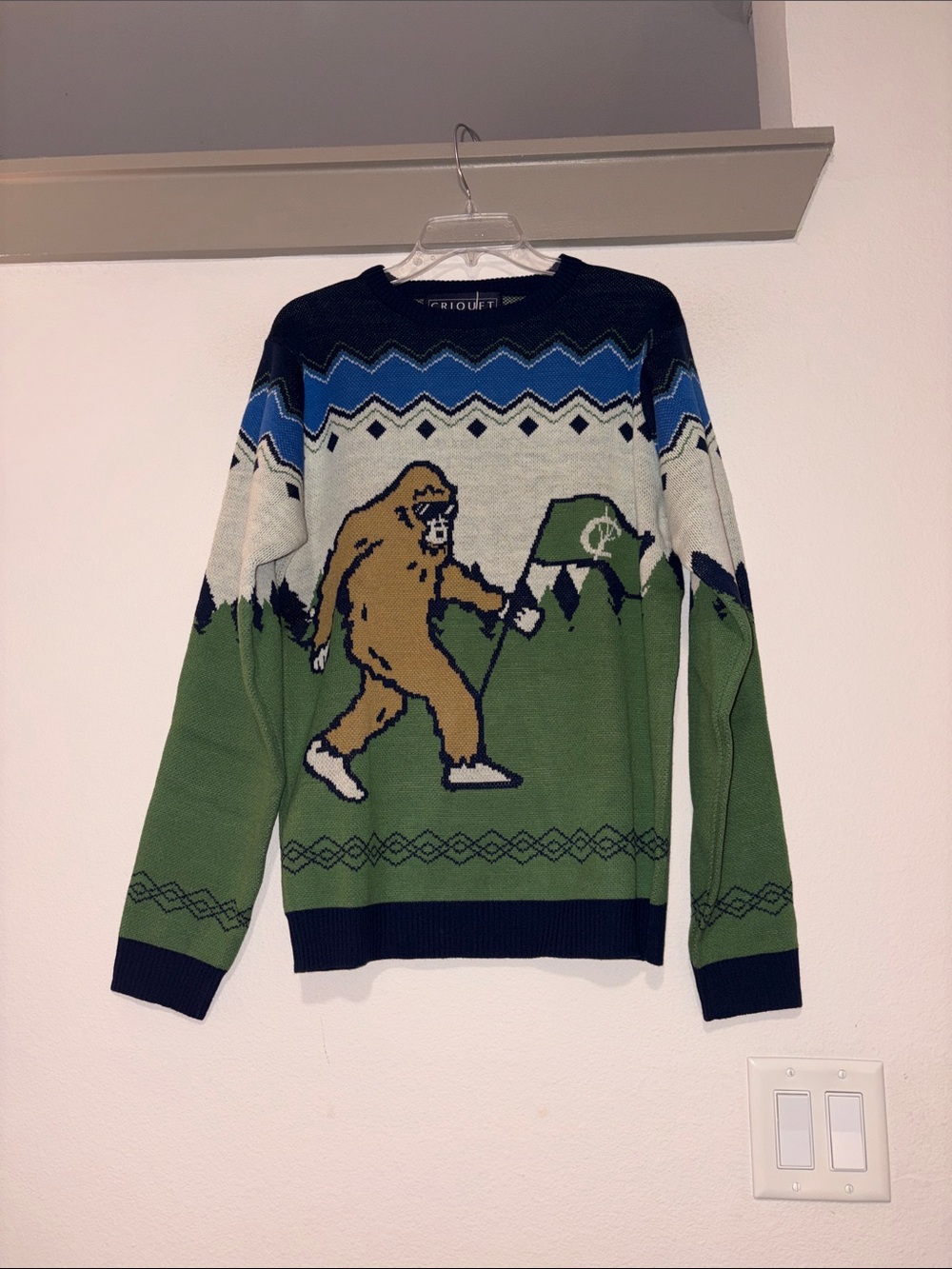 Criquet Men’s Bigfoot Ugly Christmas Sweater SZ S NWT